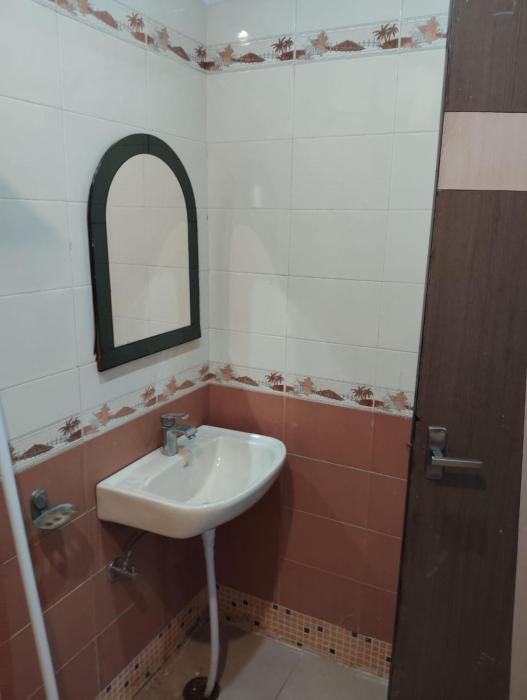 hotel sapphire stay vivek vihar