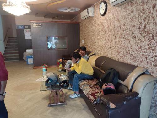 hotel sapphire stay vivek vihar