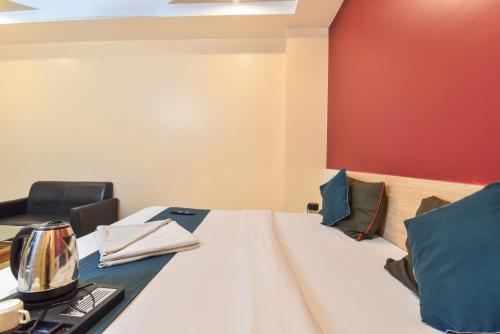 hotel sapphire stay vivek vihar