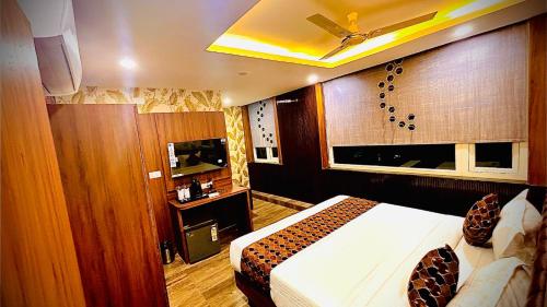 Hotel Downtown,,3 star