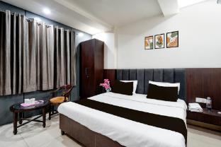 Hotel O Hotel Starline Residency A Luxury Stay,Plot No.- A-17 2Nd   3Rd Floor, A- Block, Gt Karnal Road, Ramgarh Jahangir Puri,4 star