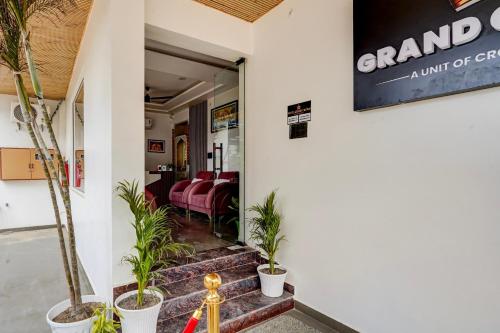 hotel o grand crown