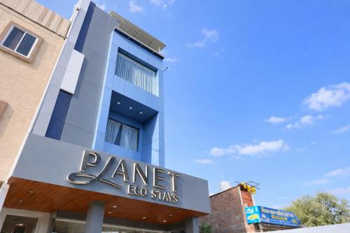 planet eco stays