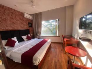 c suites lotus park bengaluru karnataka