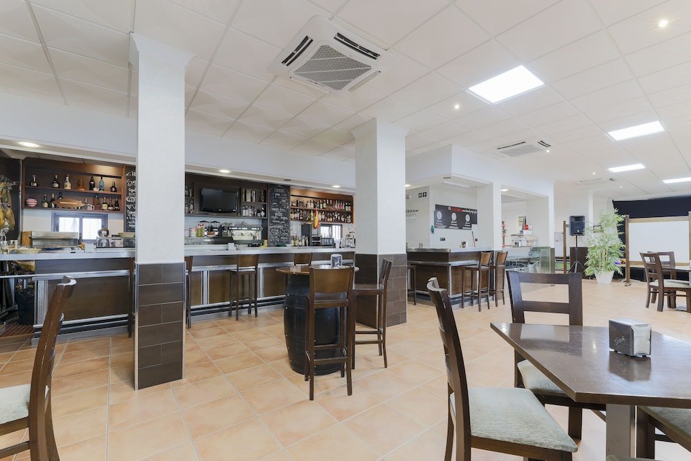 hotel restaurante moya