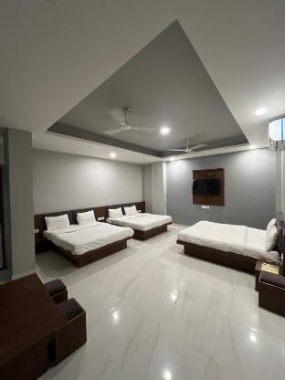 Shankar Ujjain,,3 star