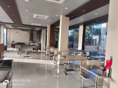 saisha palace hotel ganpatipule