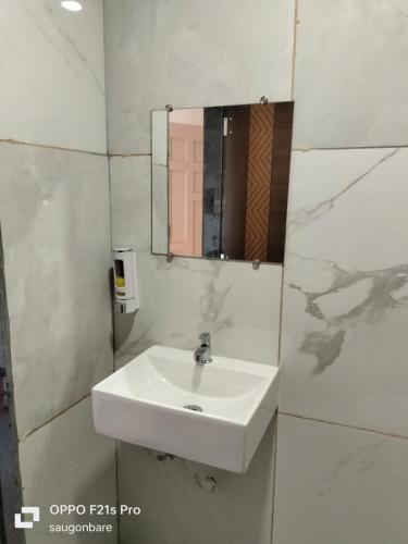 saisha palace hotel ganpatipule