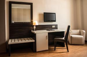 hospedium hotel triana