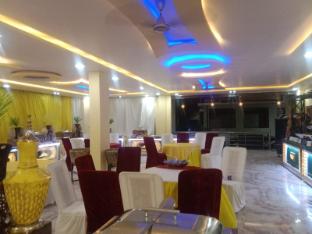 Hotel Royal Grand,,5 star