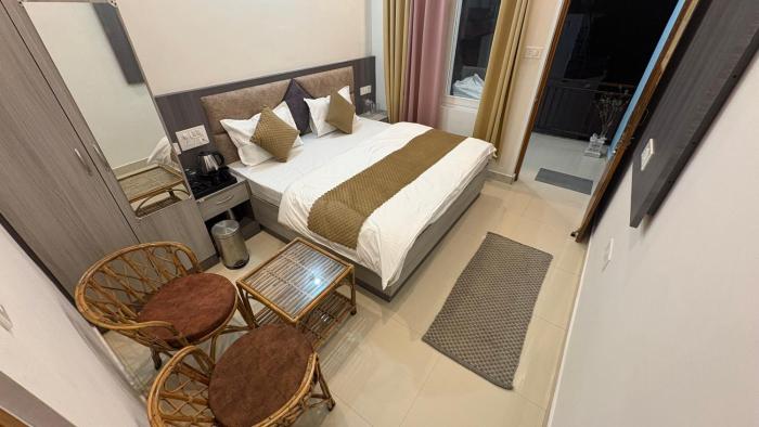 kedarkhand hotel
