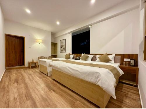 kedarkhand hotel