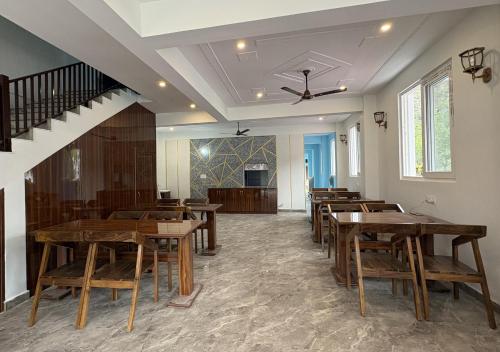kedarkhand hotel