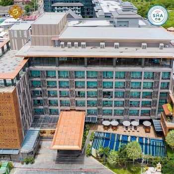 the siamese hotel pattaya by pcl