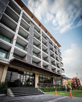 the siamese hotel pattaya by pcl