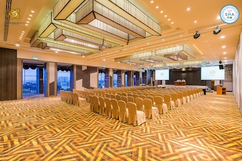 the siamese hotel pattaya by pcl