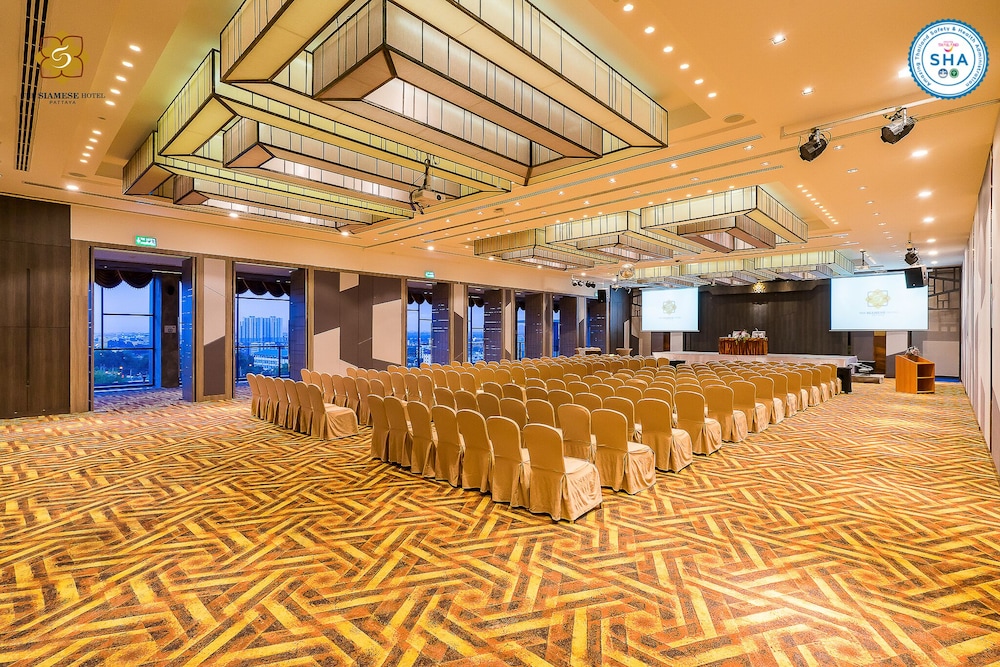 the siamese hotel pattaya by pcl