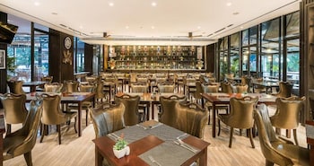 the siamese hotel pattaya by pcl