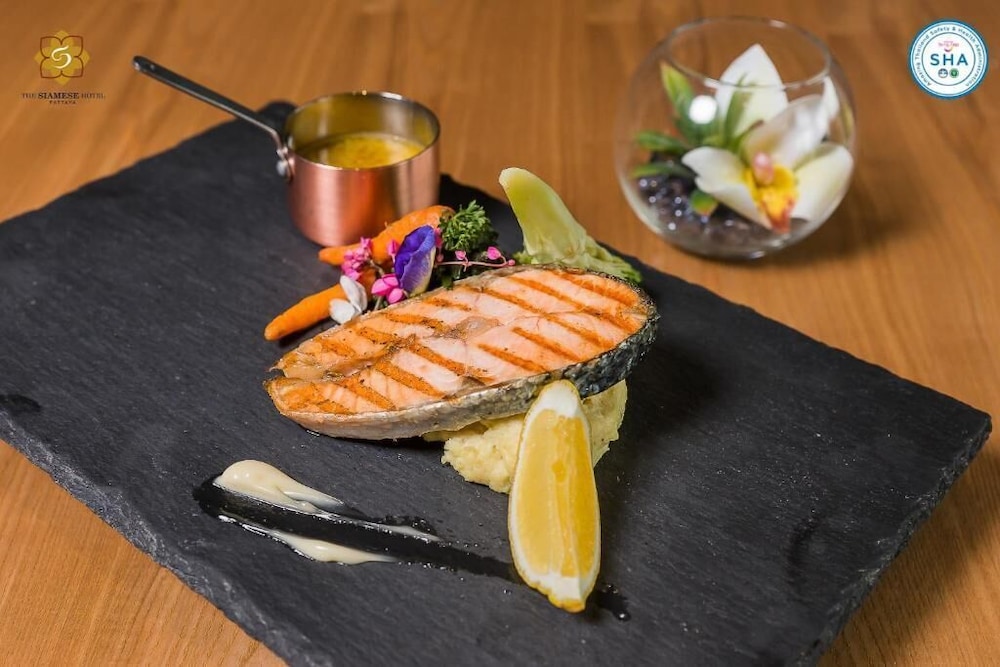 the siamese hotel pattaya by pcl