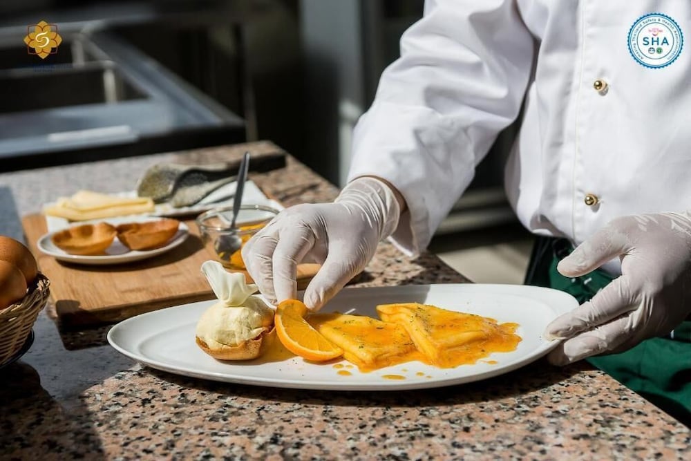 the siamese hotel pattaya by pcl