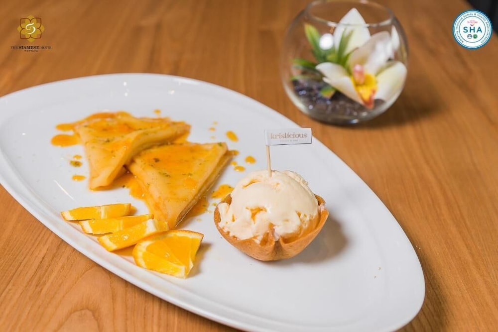 the siamese hotel pattaya by pcl