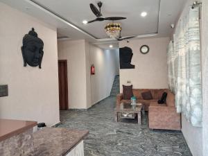 hotel tara grand
