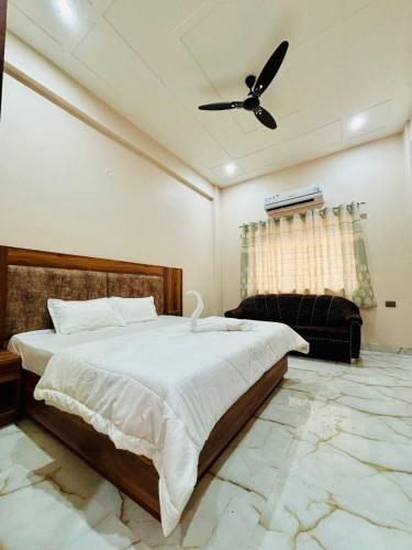 Hotel Tara Grand,,4 star