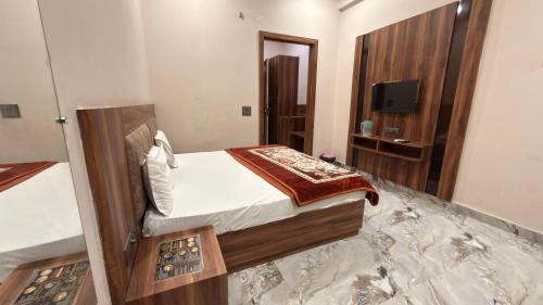 hotel tara grand