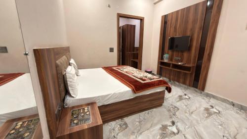 hotel tara grand