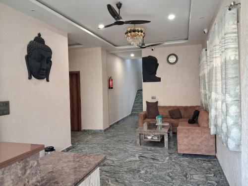 hotel tara grand