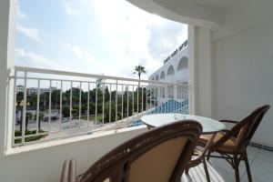 golf residence families and couples only