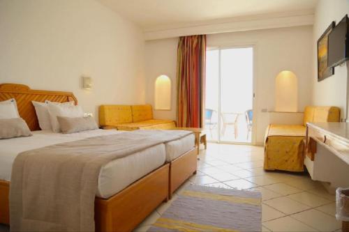golf residence families and couples only
