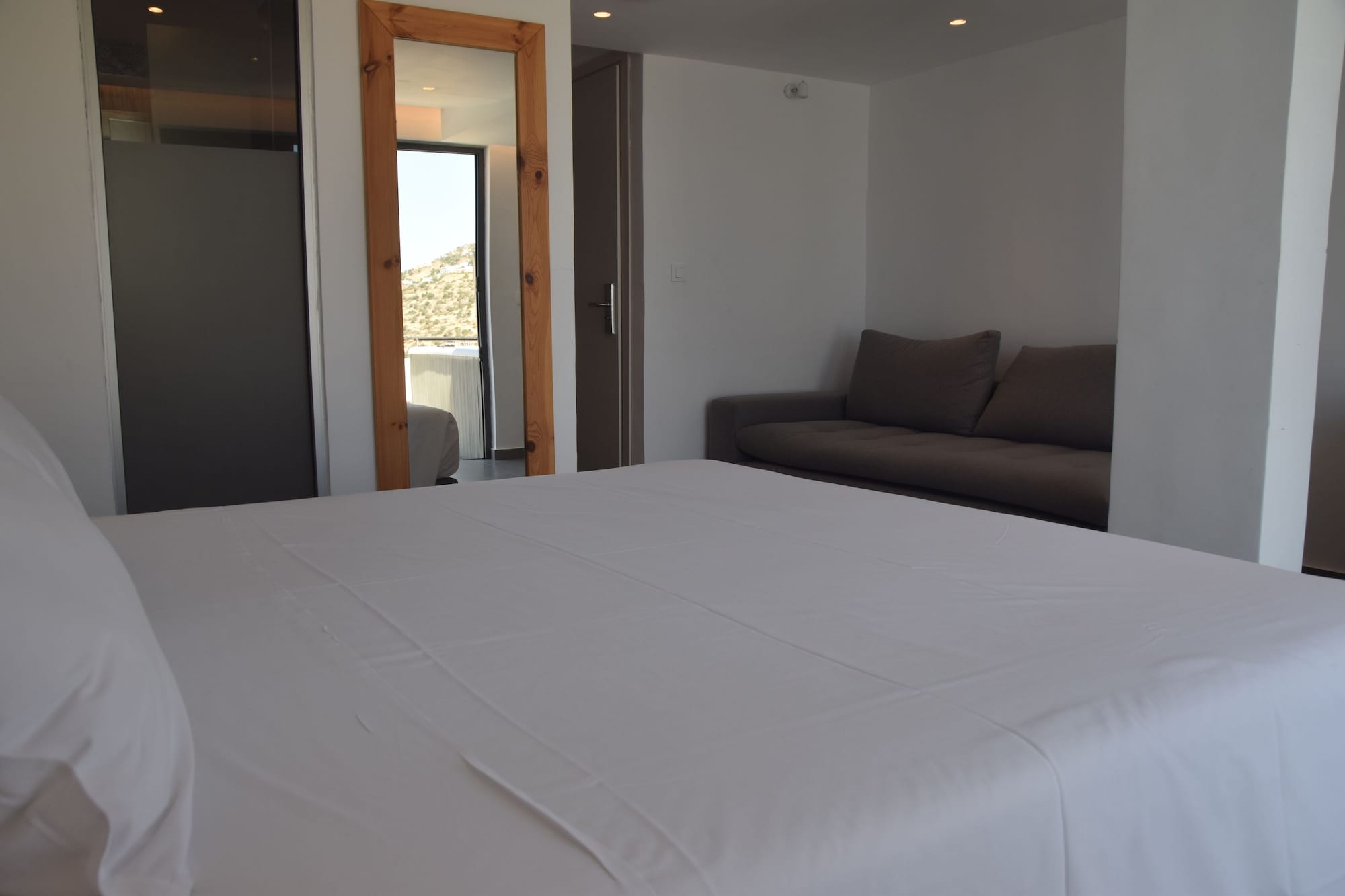 zeus eleva miraya