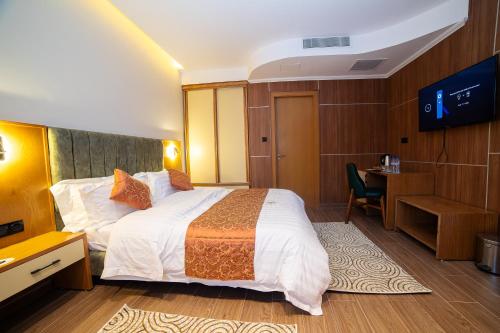 Hotel Barkat,,4 star