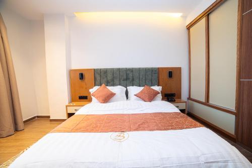 Hotel Barkat,,4 star
