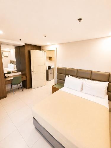 milton hotel makati