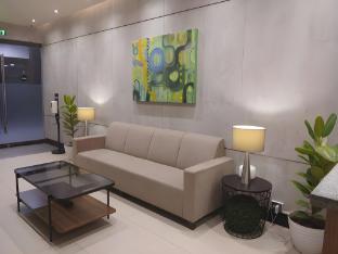 milton hotel makati