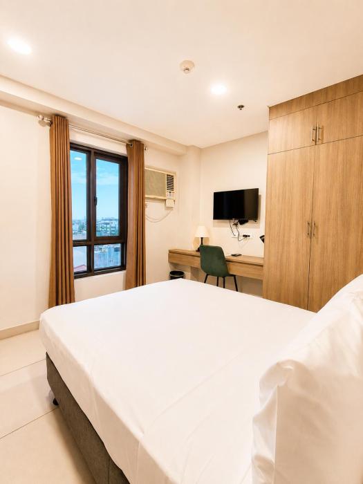 milton hotel makati