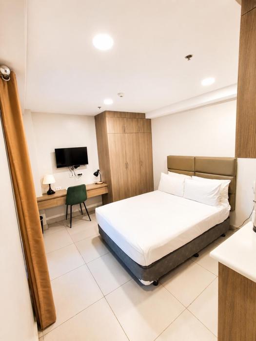 milton hotel makati