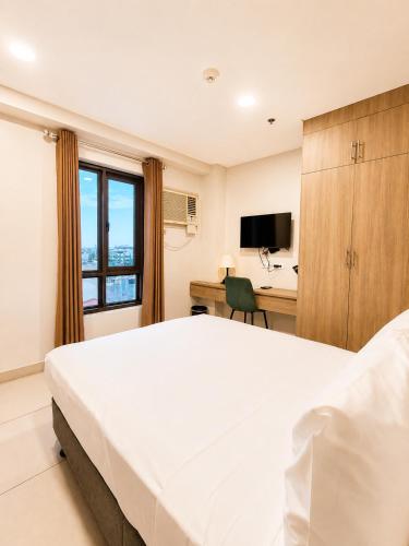 milton hotel makati