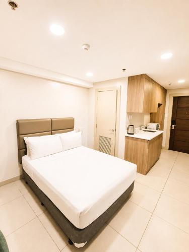 milton hotel makati