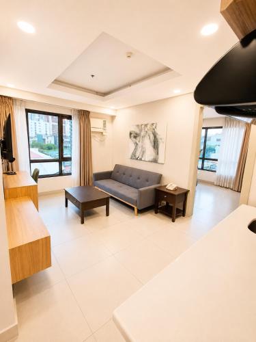 milton hotel makati