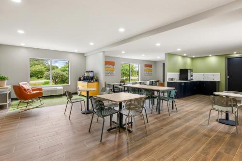 spark by hilton freeport