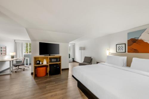spark by hilton freeport