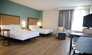 livsmart studios by hilton clarksville
