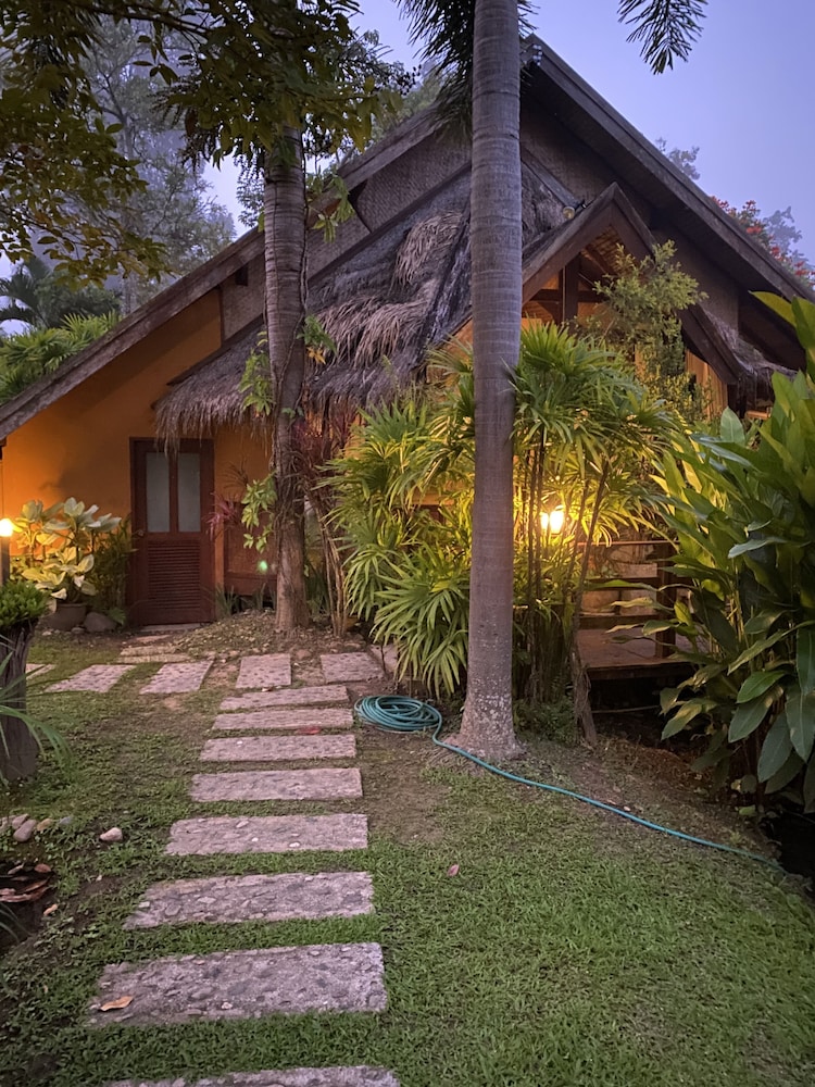 puravida pai resort