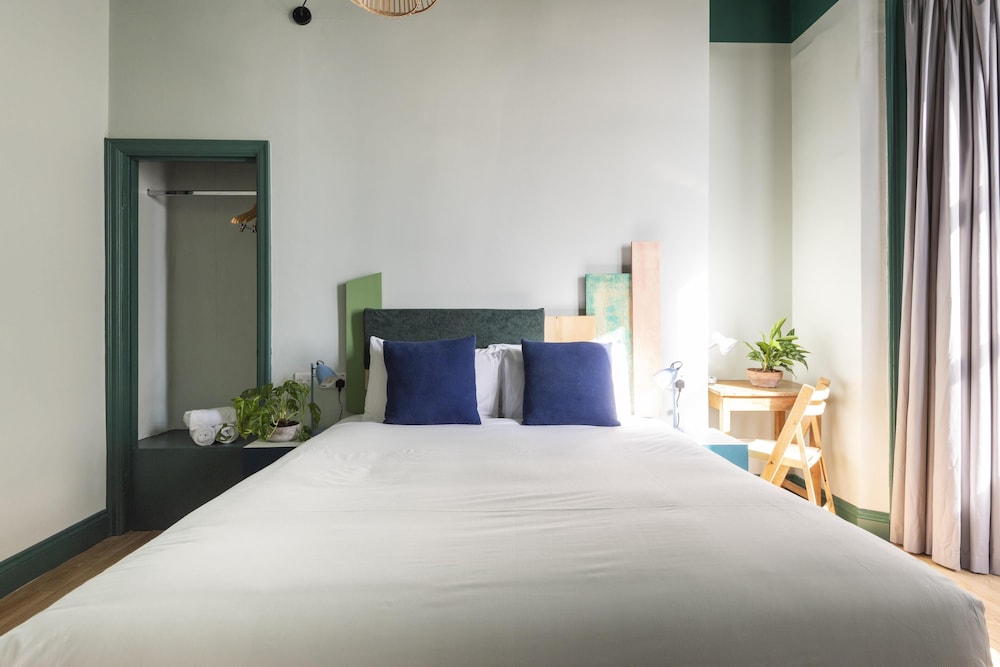 west beach hotel