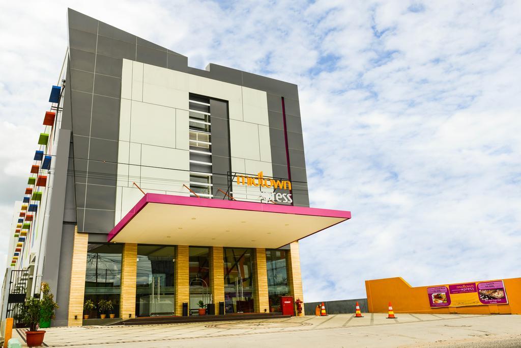 midtown xpress sampit kalimantan tengah