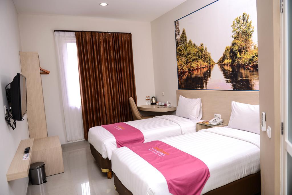 midtown xpress sampit kalimantan tengah