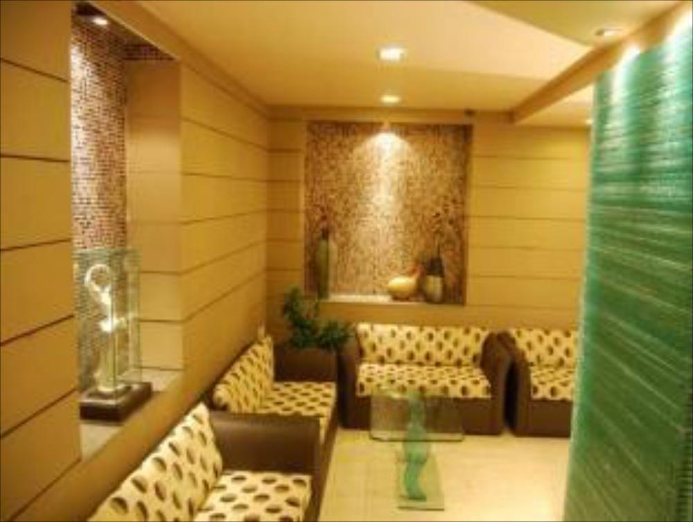 Mohan Hotel,Near A Train Station,3 star